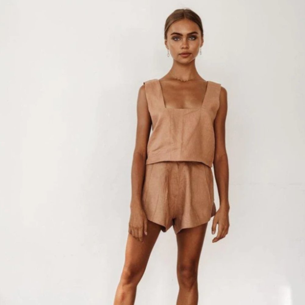 Aura the Label Linen Set